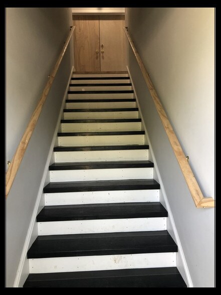 13 N Main St, East Hampton, CT à louer - Photo du bâtiment - Image 2 de 22