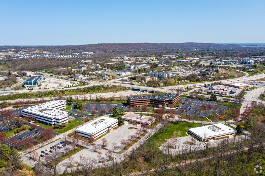 300 Lindenwood Dr, Malvern, PA à louer - Aérien - Image 2 de 9