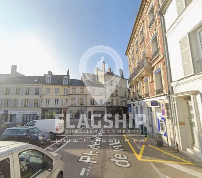 Commerce de détail dans Pontoise à louer - Photo du bâtiment - Image 1 de 3