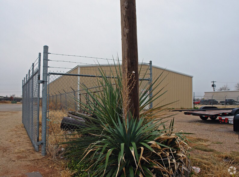 811 Warehouse Rd, San Angelo, TX à vendre - Photo du bâtiment - Image 3 de 7