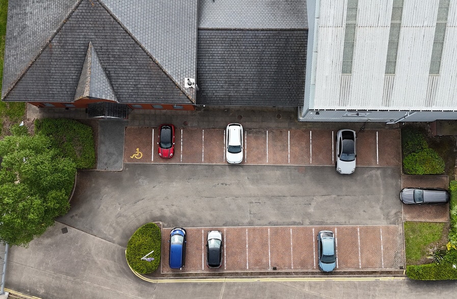5 Hereward Rise, Halesowen for lease - Building Photo - Image 2 of 3
