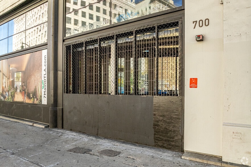 700 S Main St, Los Angeles, CA for sale - Building Photo - Image 3 of 5