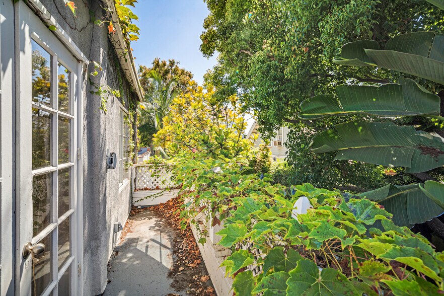 1231-1233 17th St, Santa Monica, CA à vendre - Photo du bâtiment - Image 2 de 28