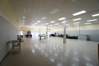 101 S Toppenish Ave, Toppenish, WA à louer Photo du bâtiment- Image 2 de 4