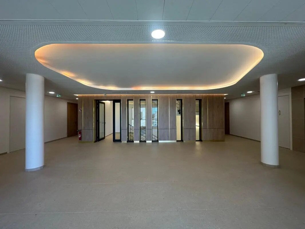 Office in Genas for lease Building Photo- Image 1 of 9