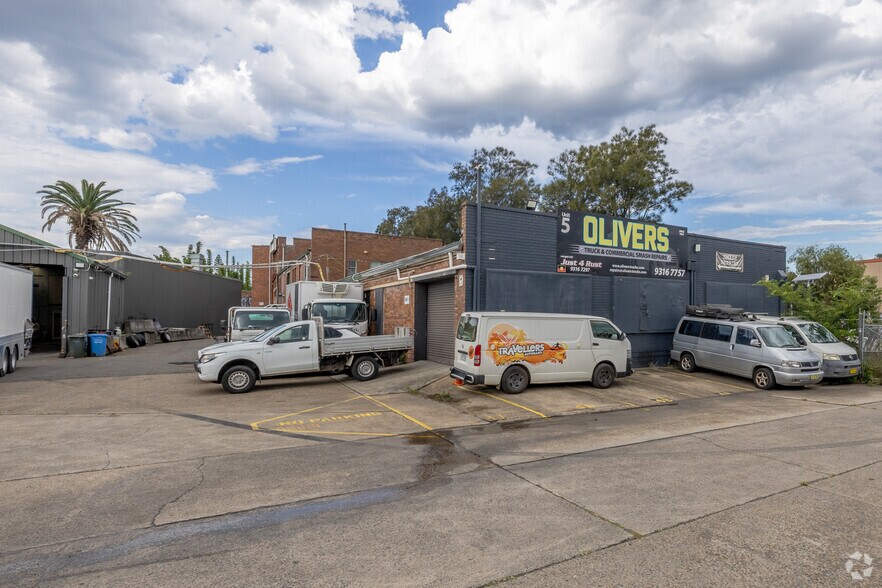 2-4 Hale St, Botany à louer - Photo du bâtiment - Image 2 de 3