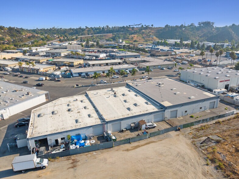 390-398 Via El Centro, Oceanside, CA à louer - Photo du bâtiment - Image 2 de 3