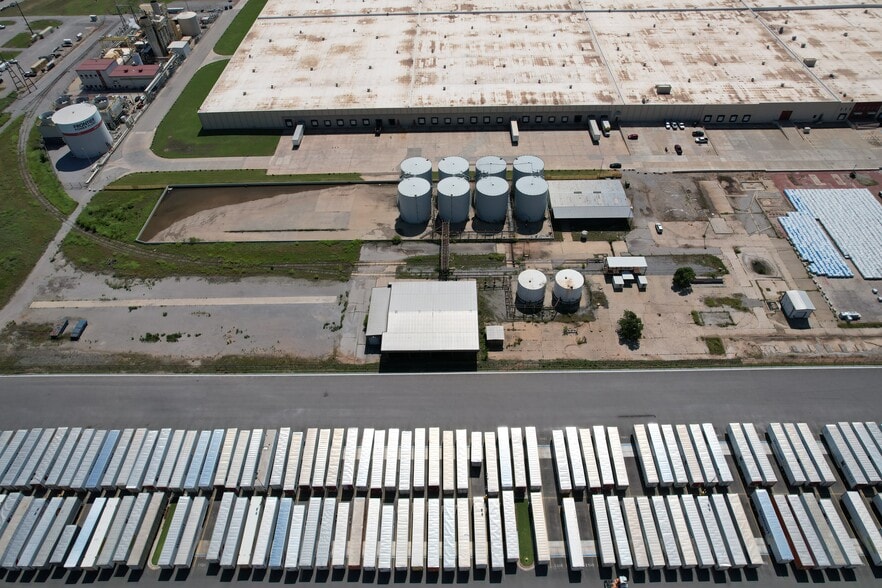 2400 S Council Rd, Oklahoma City, OK for sale - Building Photo - Image 2 of 6