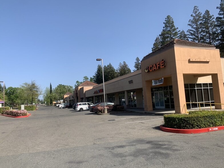 9372 Madison Ave, Orangevale, CA à louer - Photo du bâtiment - Image 2 de 10