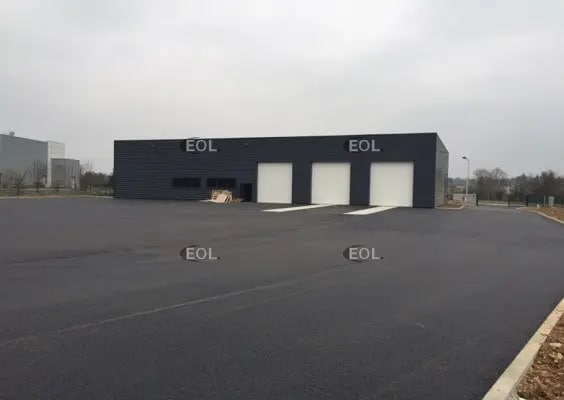 Industrial in Janneyrias for lease - Building Photo - Image 2 of 6