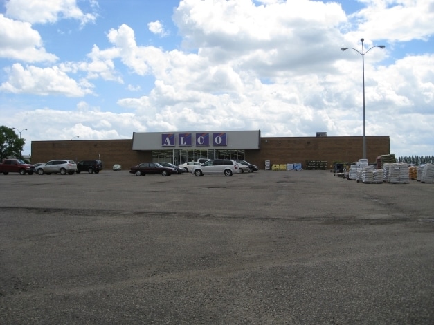 1102 W 12th St, Grafton, ND for sale - Primary Photo - Image 2 of 5