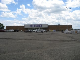More details for 1102 W 12th St, Grafton, ND - Retail for Sale