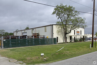 14730 Yarberry St, Houston, TX for lease Building Photo- Image 1 of 2