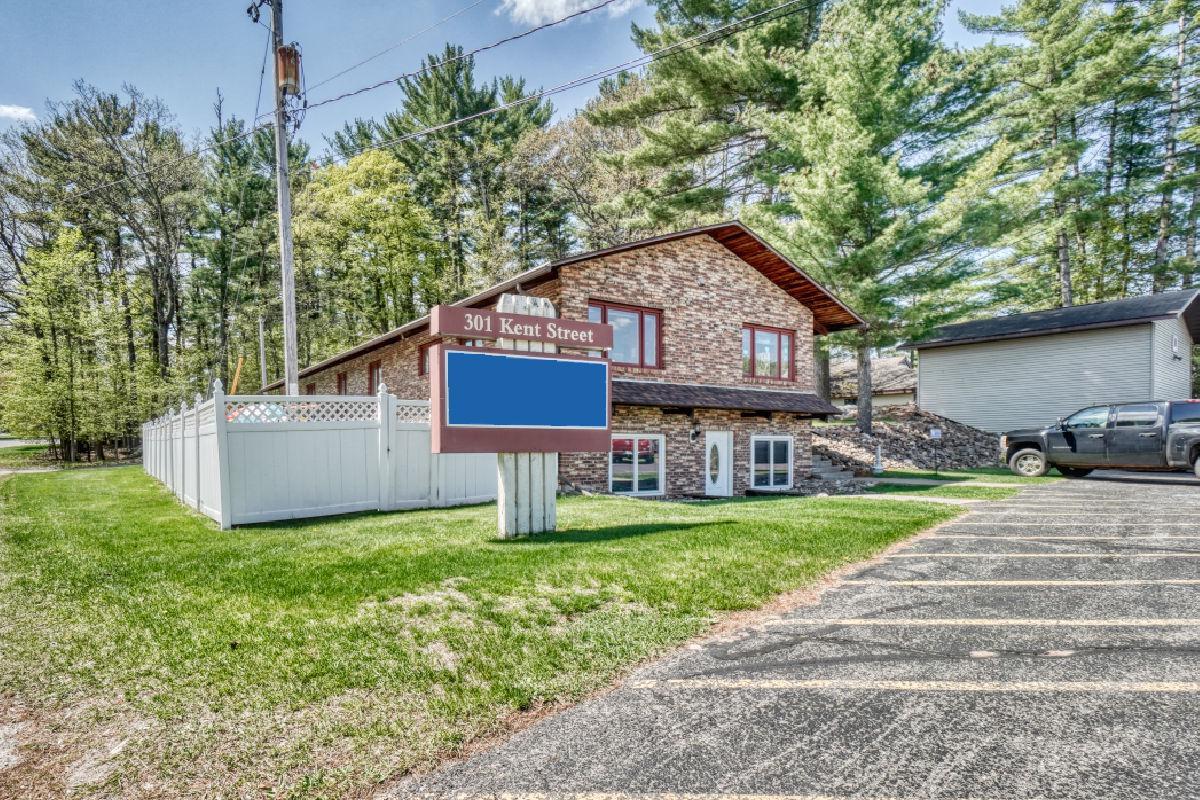 301 Kent St, Iron Mountain, MI for sale Building Photo- Image 1 of 1