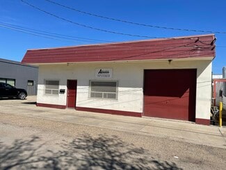 Plus de détails pour 12124 121A St NW, Edmonton, AB - Industriel à vendre