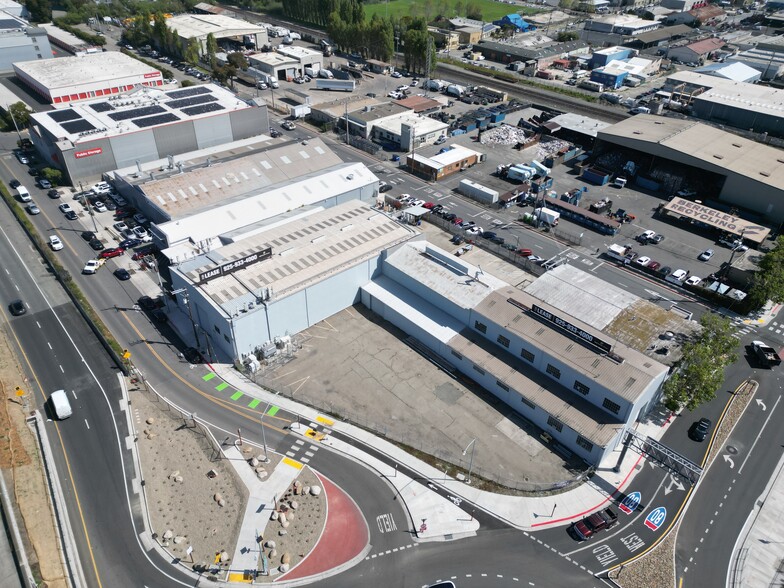 641 Gilman St, Berkeley, CA for lease - Building Photo - Image 2 of 9