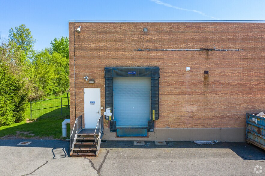 675 Central Ave, New Providence, NJ à louer - Photo du bâtiment - Image 3 de 11