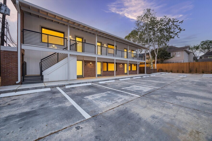 2412 Bartlett St, Houston, TX à louer - Photo du bâtiment - Image 3 de 22