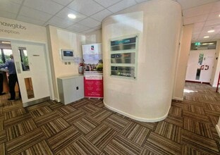 Bunnian Pl, Basingstoke for lease Interior Photo- Image 2 of 3