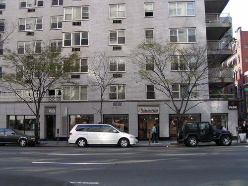 1140 3rd Ave, New York, NY à louer - Photo du bâtiment - Image 2 de 18