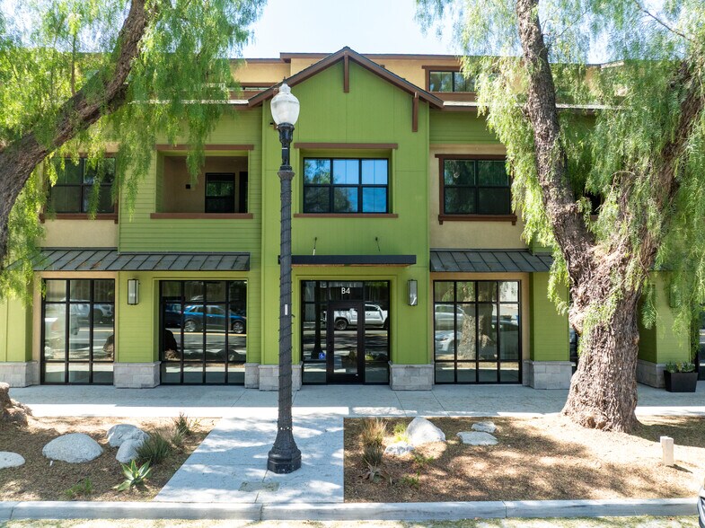 80-250 E High St, Moorpark, CA à louer - Photo du bâtiment - Image 3 de 10