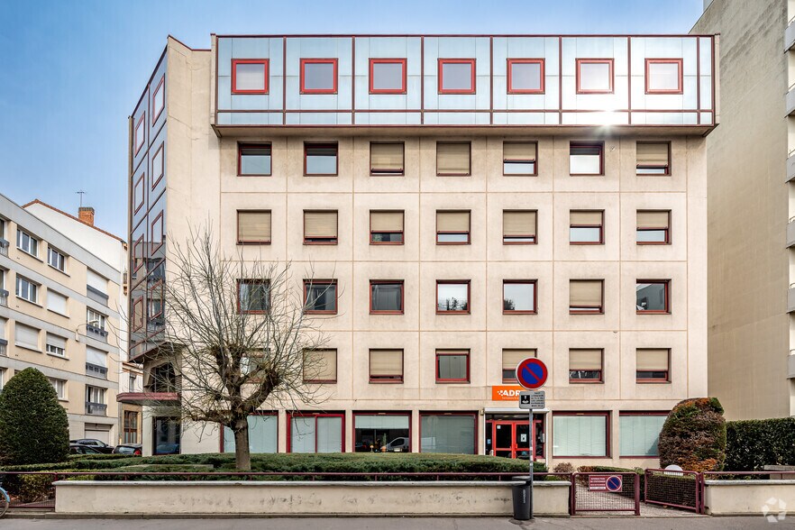Bureau dans Lyon à louer - Photo du bâtiment - Image 2 de 4