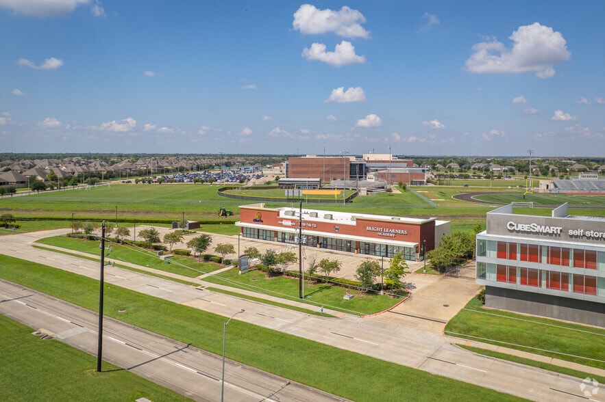 3220 Kirby Dr, Pearland, TX à vendre - Aérien - Image 2 de 13