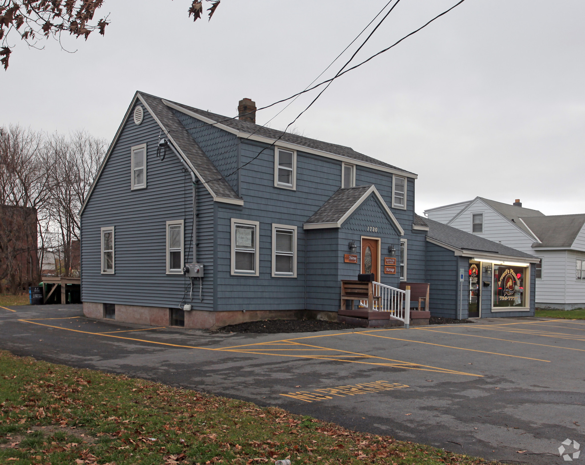 1720 Burrstone Rd, New Hartford, NY à vendre Photo principale- Image 1 de 1