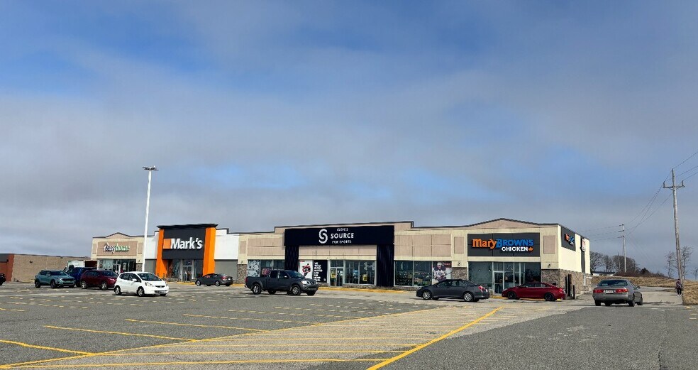 76 Starrs Rd, Yarmouth, NS à louer - Photo du bâtiment - Image 3 de 10