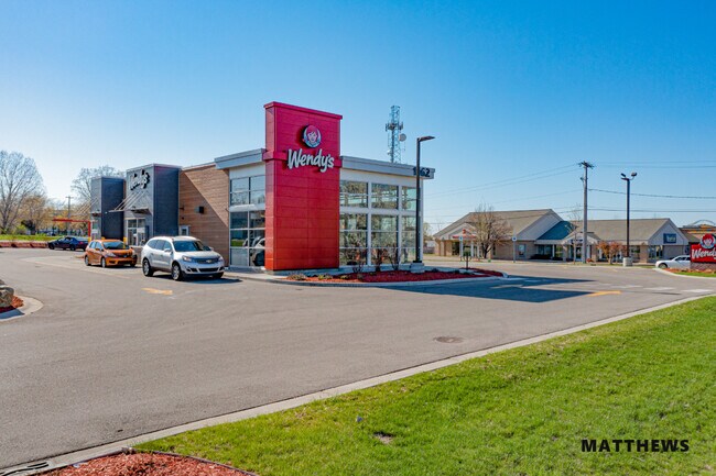 Plus de détails pour 1162 S Washington Ave, Holland, MI - Commerce de détail à vendre