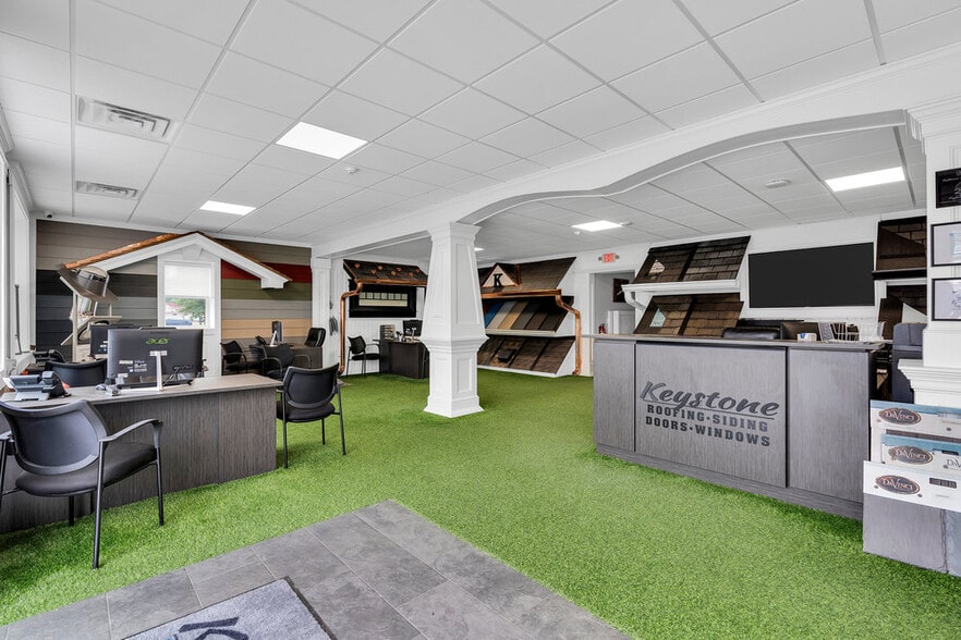 1029 US Highway 9, Howell, NJ for sale - Interior Photo - Image 2 of 15