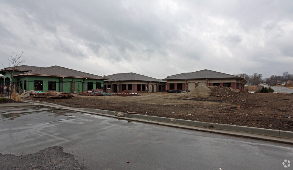 11001-11025 Hauser St, Lenexa, KS à vendre - Photo du bâtiment - Image 2 de 8