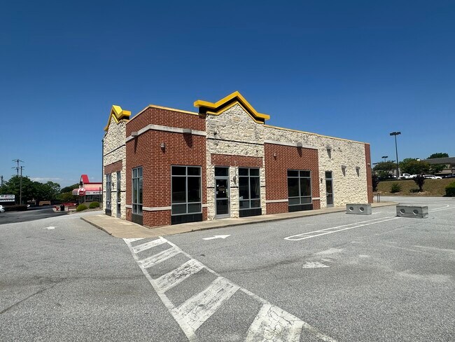 More details for 211 Pelham Rd, Greenville, SC - Retail for Sale