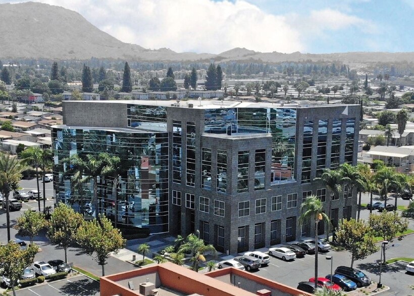 1650 Spruce St, Riverside, CA for lease - Building Photo - Image 1 of 7