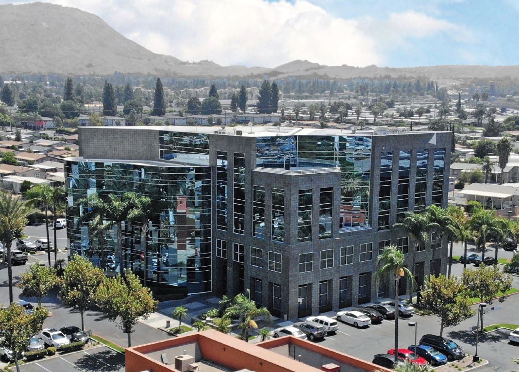 1650 Spruce St, Riverside, CA for lease Building Photo- Image 1 of 8