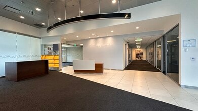 444 Skokie Blvd, Northbrook, IL for lease Interior Photo- Image 2 of 21