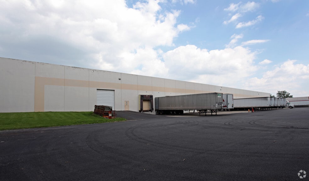 875 Center Dr, Vandalia, OH for sale - Building Photo - Image 2 of 2