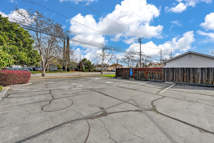 496 East Ave, Lincoln, CA for sale - Building Photo - Image 2 of 15