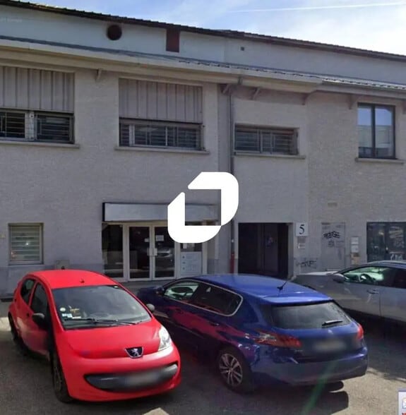 Office in Grenoble for lease - Building Photo - Image 1 of 7