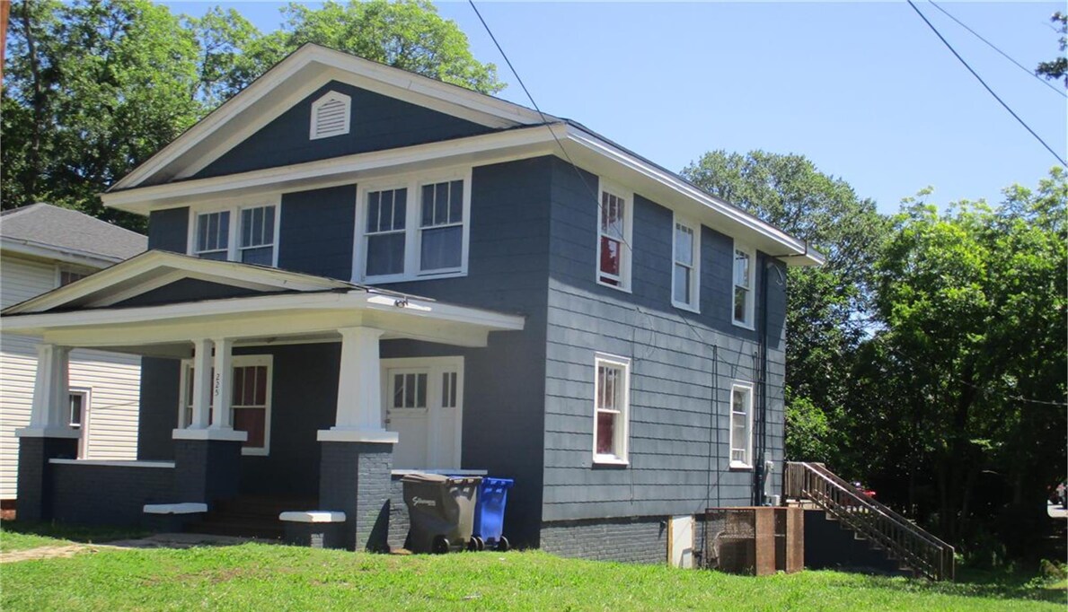 225 Oakland Ave, Spartanburg, SC à vendre Photo du bâtiment- Image 1 de 2