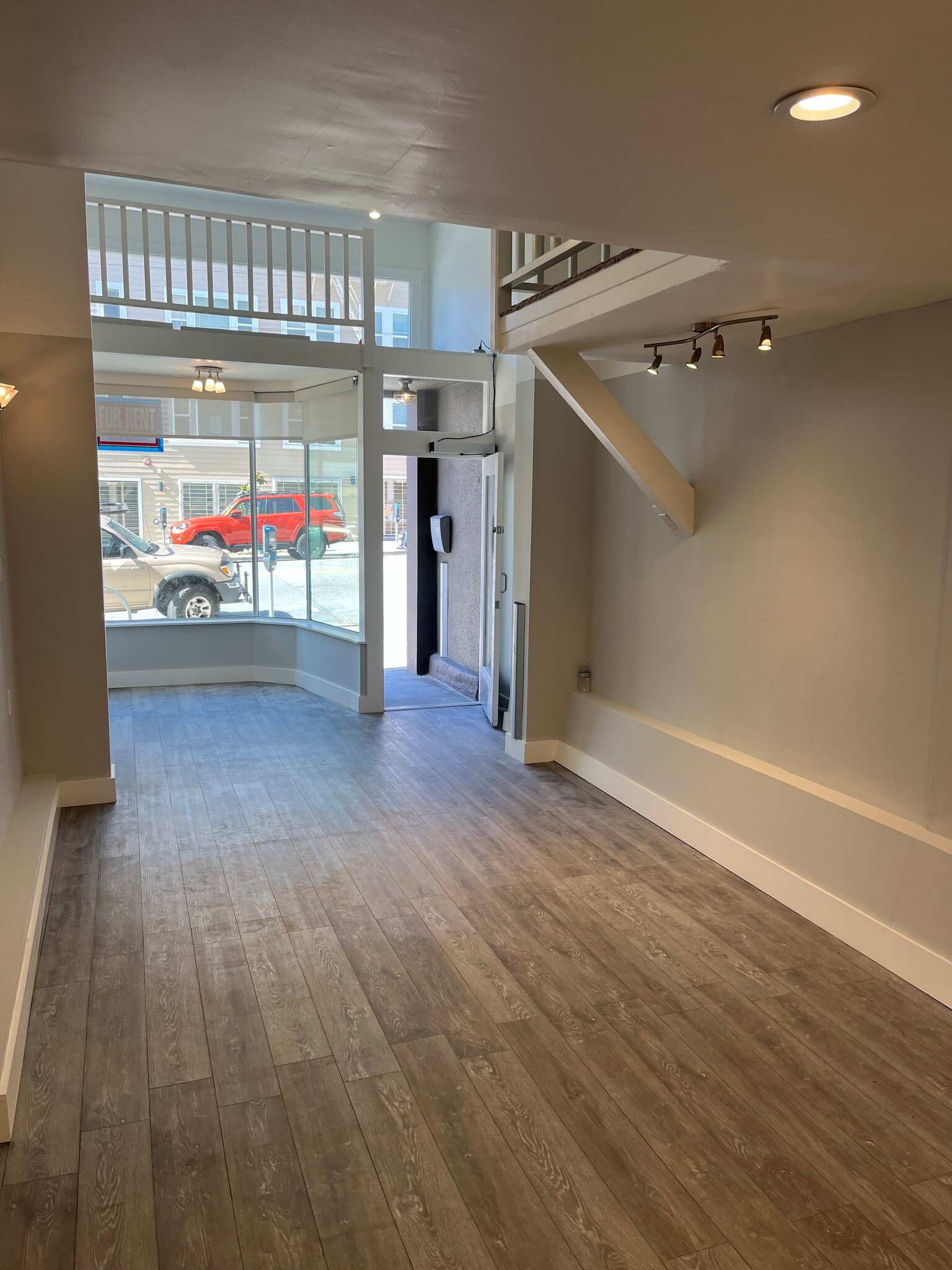 309-319 Judah St, San Francisco, CA for lease Interior Photo- Image 1 of 7