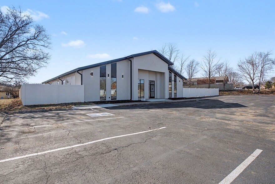 207 Iris Dr, Hendersonville, TN à vendre - Photo du bâtiment - Image 2 de 63
