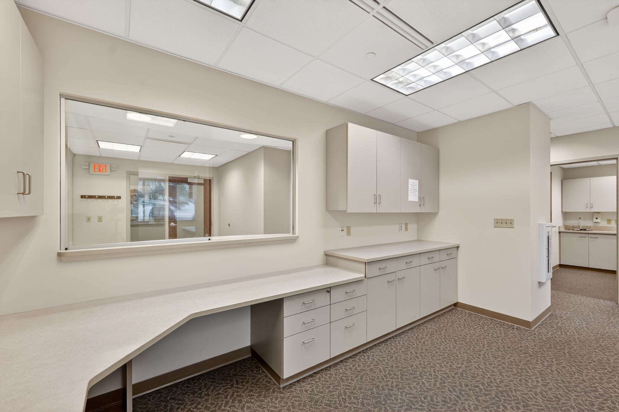 17000 W North Ave, Brookfield, WI for lease Interior Photo- Image 1 of 16