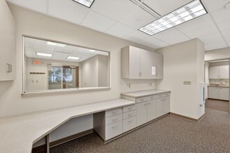 17000 W North Ave, Brookfield, WI for lease Interior Photo- Image 1 of 16