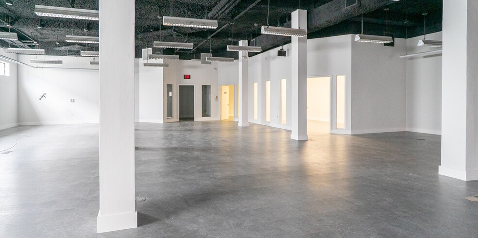 12250 NE 13th Ct, North Miami, FL for lease - Building Photo - Image 1 of 15