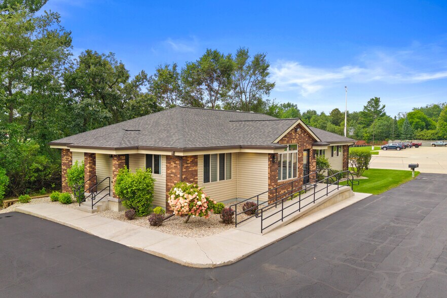 3210 Post Rd, Stevens Point, WI à louer - Photo principale - Image 1 de 31