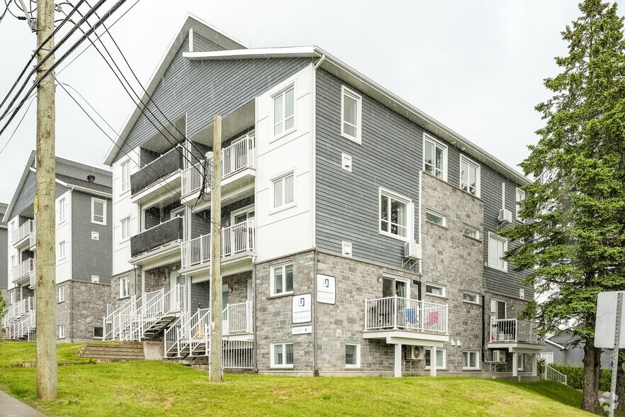 2105D Av Lapierre, Québec, QC for sale - Primary Photo - Image 1 of 3