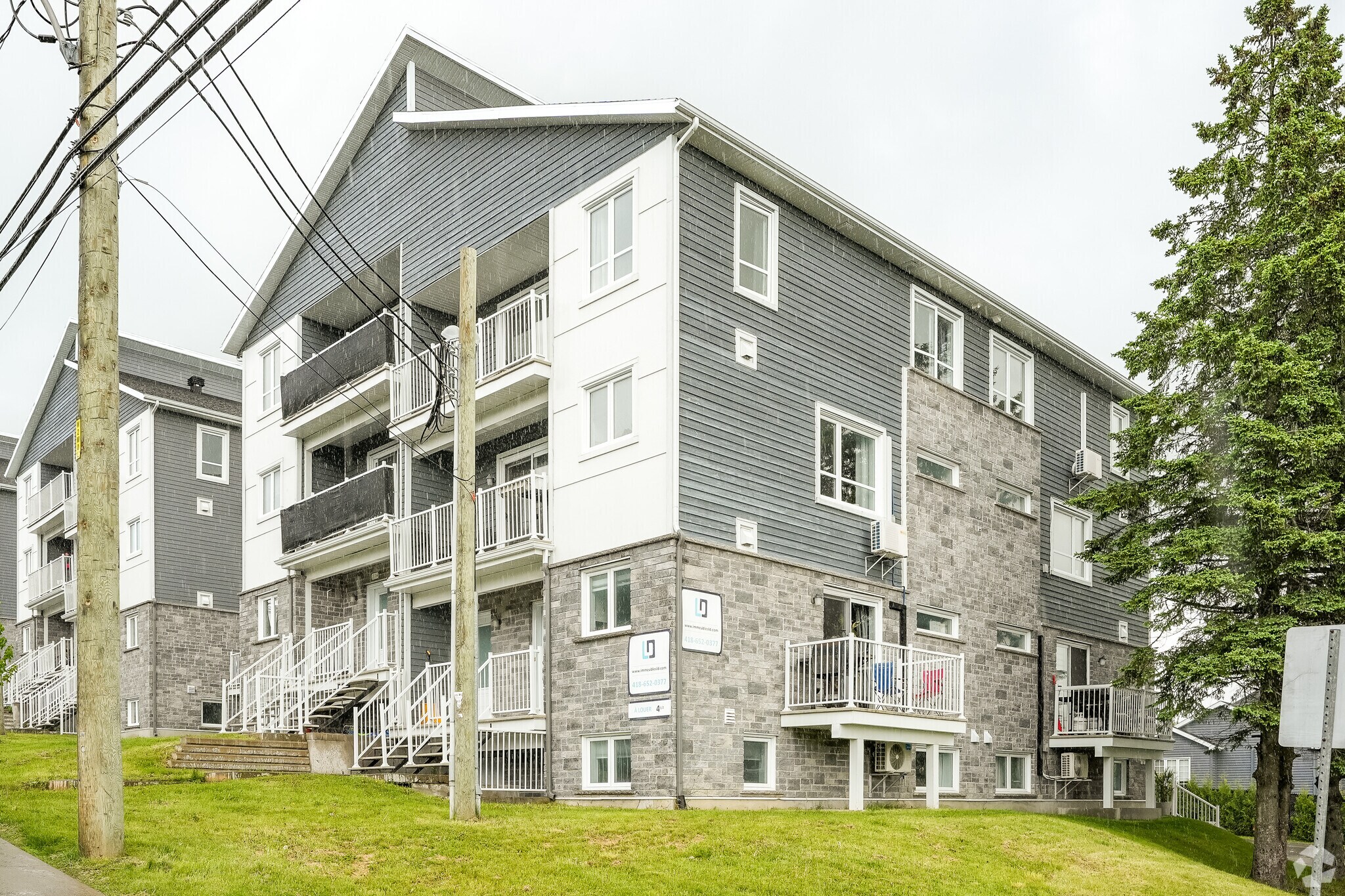 2105D Av Lapierre, Québec, QC for sale Primary Photo- Image 1 of 4