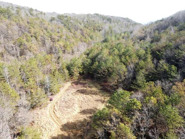 576 Kelly Creek Rd, Whitwell, TN for sale - Building Photo - Image 2 of 8