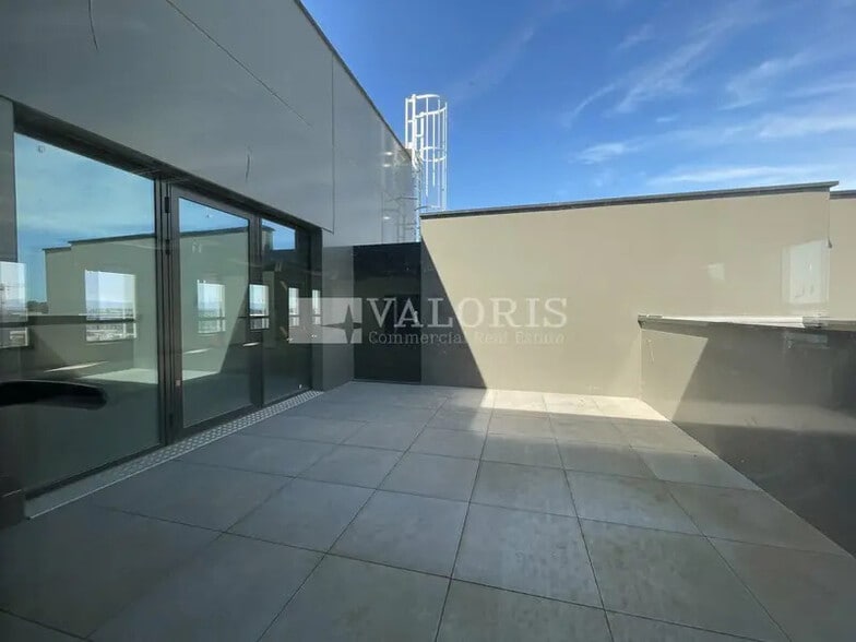 Office in Genas for lease - Building Photo - Image 3 of 10